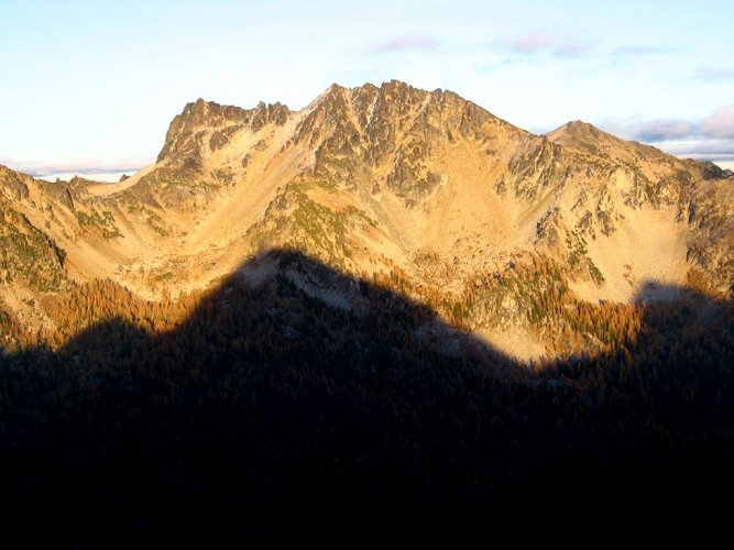 The shadow line shows the crest I followed on Gopher, over the rock outcrops and intermediate hump at the left and up to the summit in the center.
Somewhere near the top, I crossed paths with Greg, who had already been to the summit and was on his way back down.